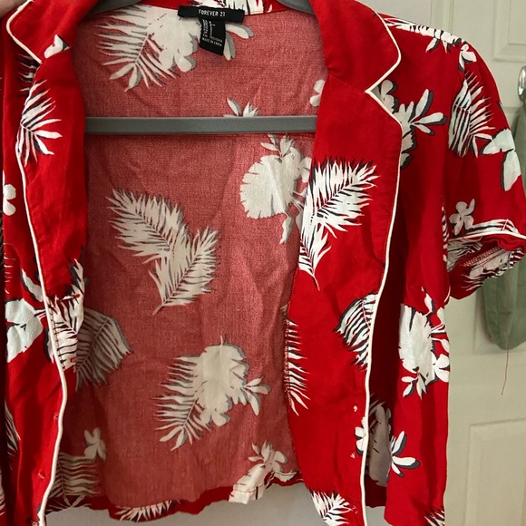 Hawaiian Cropped Buttondown - Picture 2 of 3